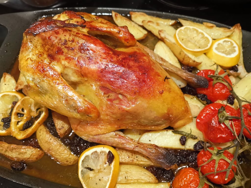 Perlhuhn mit Rosinen und Kartoffelspalten - Hexen kochen praktisch