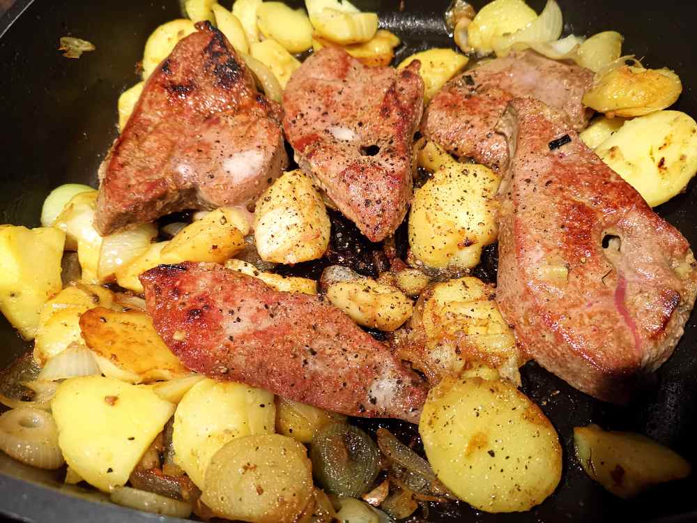 Leber mit Bratkartoffeln | Rezept | Hexen-kochen-praktisch.de