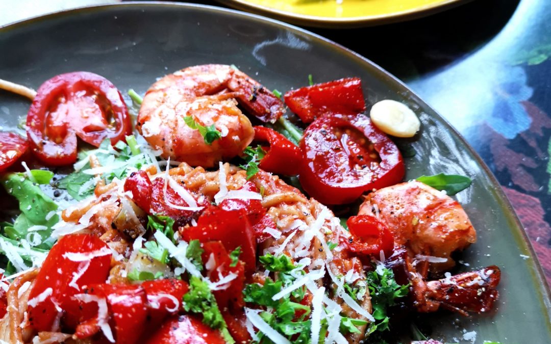 Spagetti mit Scampi und Tomatensosse